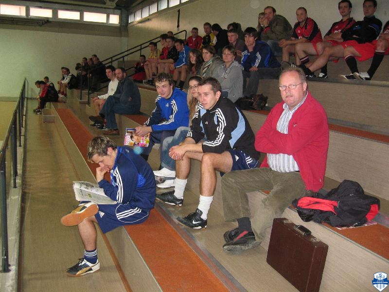 Fussball Halle 17 12 06 001