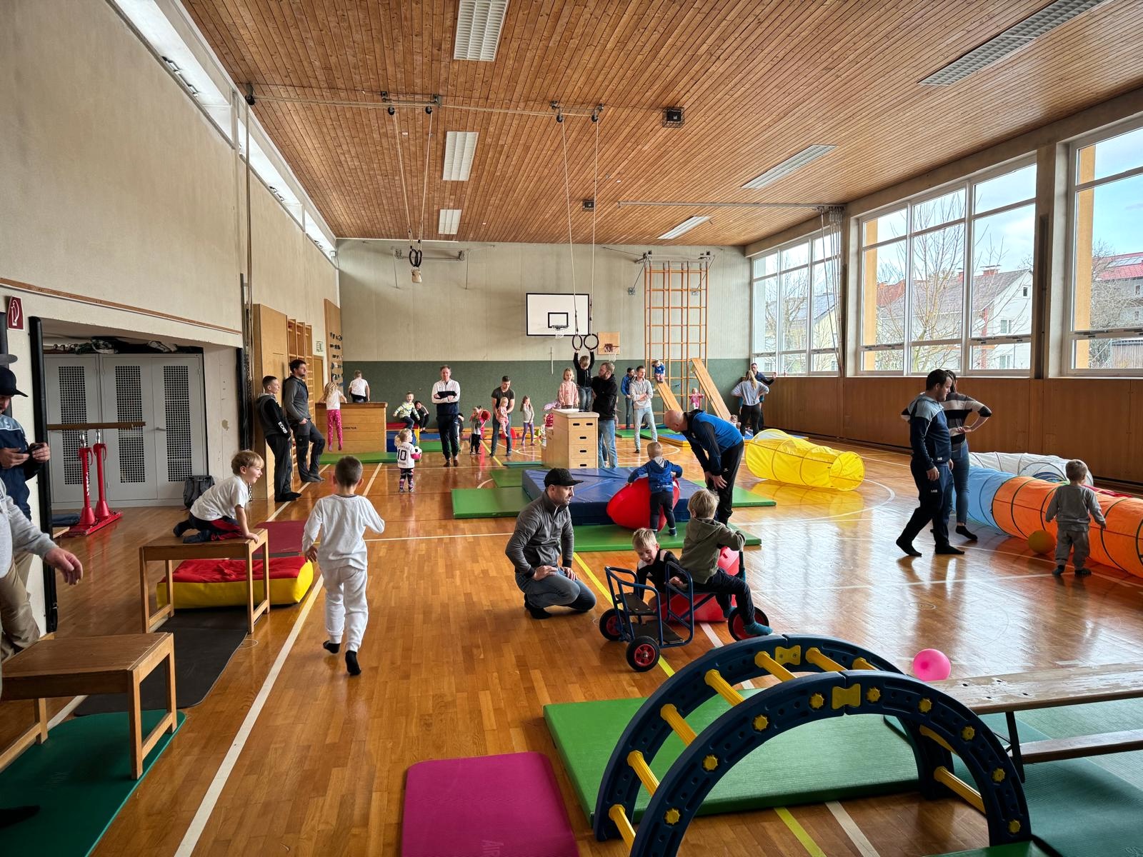 Zwergerltreff der UA59: Spaß und Bewegung für die Kleinsten